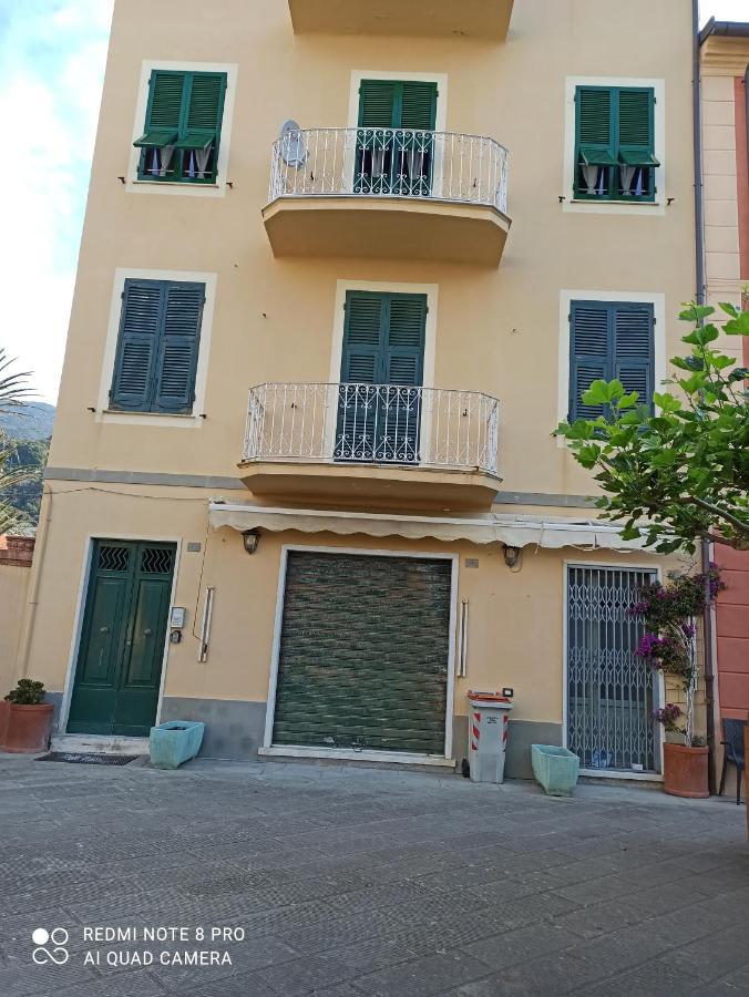 Appartamento Via Rezzano Vista Mare Bonassola Luaran gambar